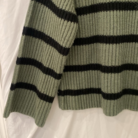 Sweet Baby green and black stripe Sweater XS - Picture 4 of 5